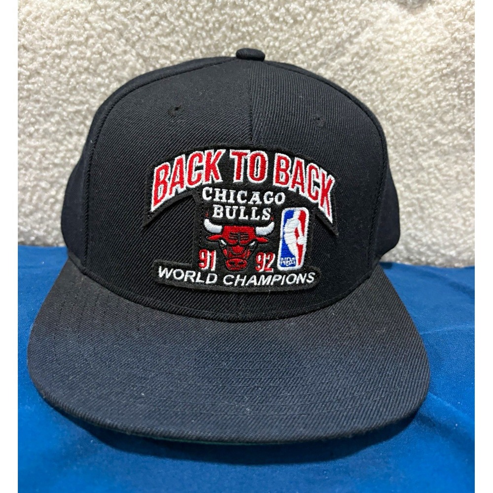 Mitchell & Ness NBA Chicago Bulls Back to Back 91-92 Snapback Hat Black OS